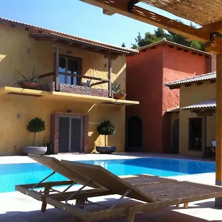 Hotel 4 Bedrooms With Private Pool Furnished Terrace And Wifi At 4*