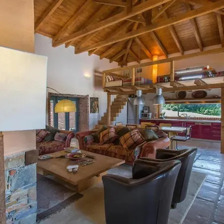 Hotel 4 Bedrooms With Private Pool Furnished Terrace And Wifi At Damia