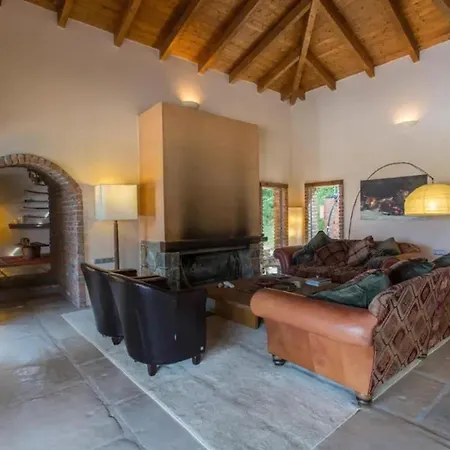 Hotel 4 Bedrooms With Private Pool Furnished Terrace And Wifi At Damia