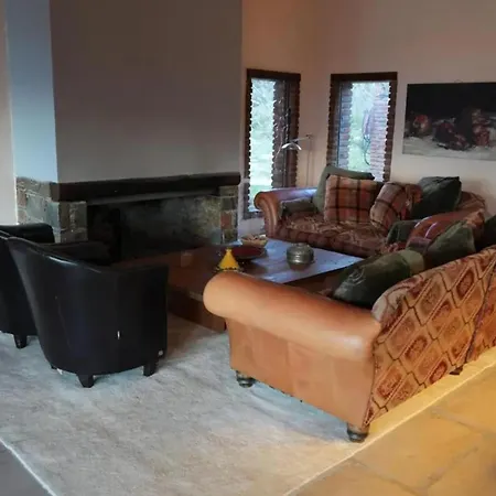 Hotel 4 Bedrooms With Private Pool Furnished Terrace And Wifi At 4*